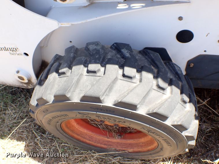 image for item KR9701 2000 Bobcat 773G  skid steer loader