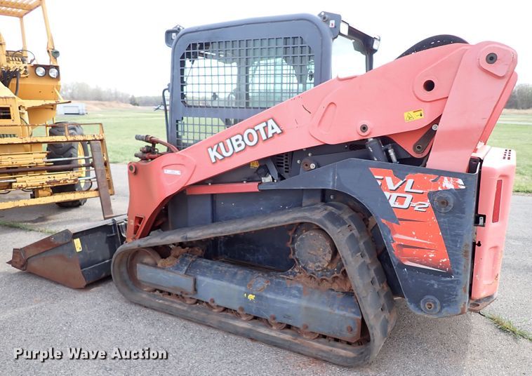image for item KR9704 2013 Kubota SVL90-2  skid steer loader