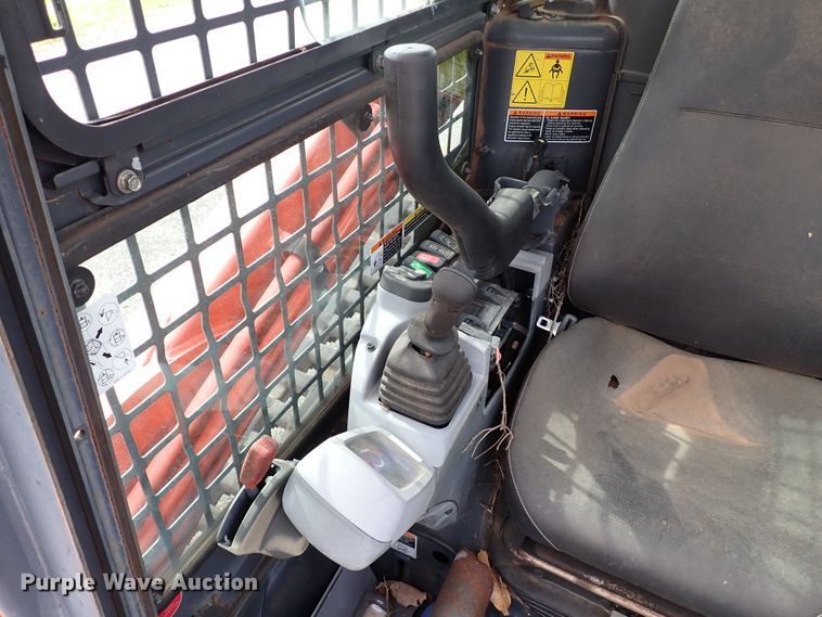 image for item KR9704 2013 Kubota SVL90-2  skid steer loader