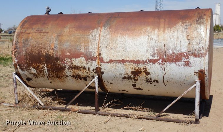 image for item LT9816 2,000 gallon tank