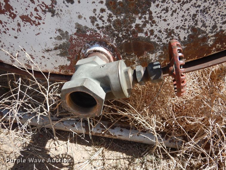 image for item LT9816 2,000 gallon tank