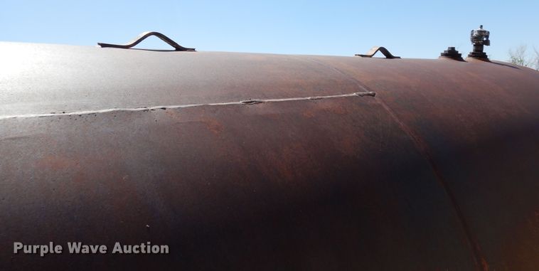 image for item LT9816 2,000 gallon tank