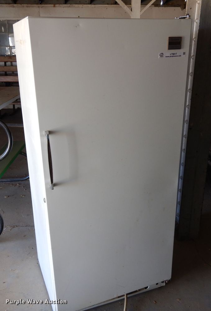 image for item LT9817 Signature HMG-4634-00  freezer