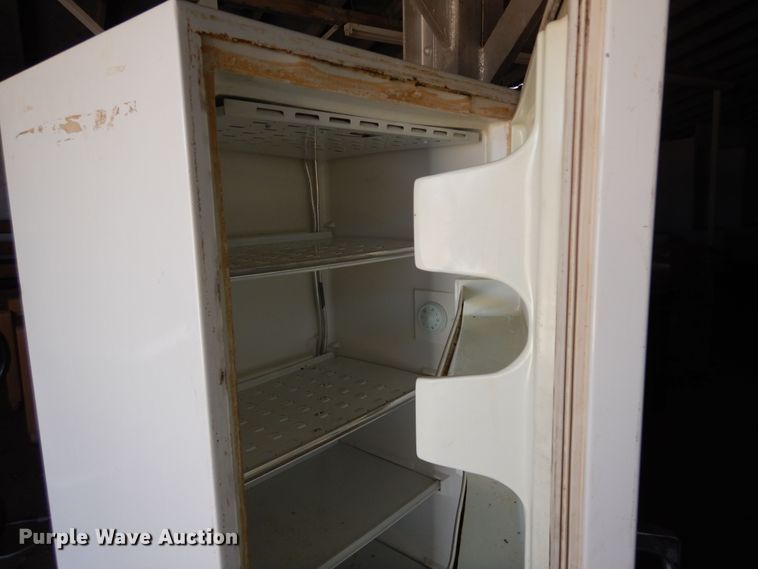 image for item LT9817 Signature HMG-4634-00  freezer