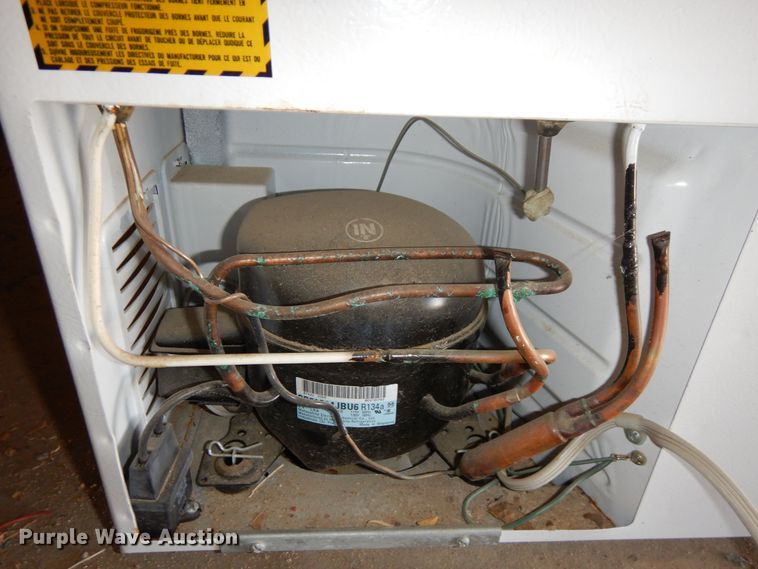 image for item LT9818 Whirlpool EH150FXJW00  freezer