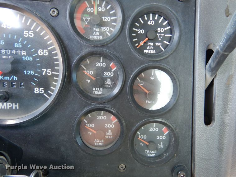 image for item LT9823 1995 Mack CH613  semi truck