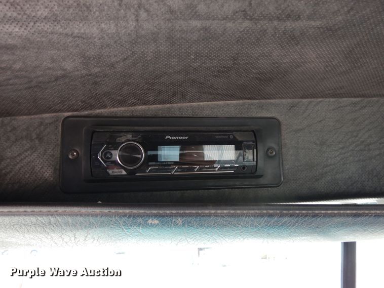 image for item LT9823 1995 Mack CH613  semi truck