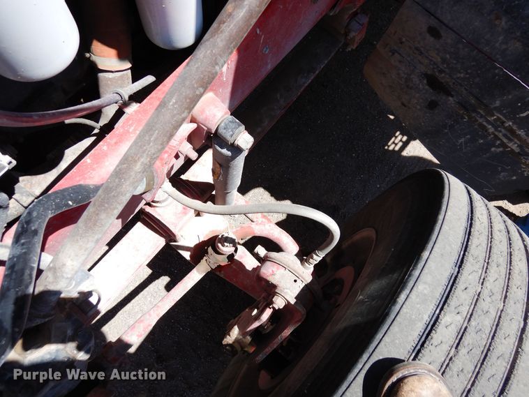 image for item LT9823 1995 Mack CH613  semi truck