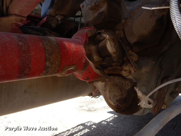 image for item LT9823 1995 Mack CH613  semi truck