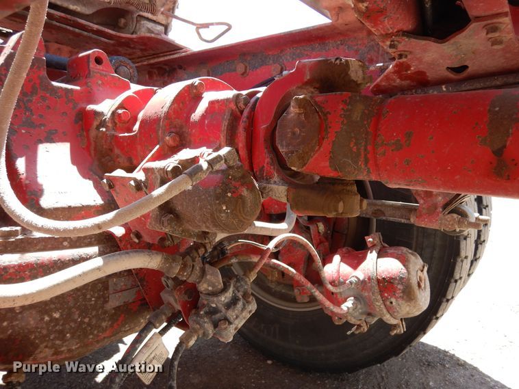 image for item LT9823 1995 Mack CH613  semi truck