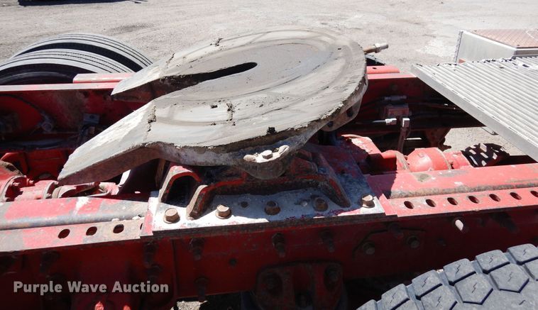 image for item LT9823 1995 Mack CH613  semi truck