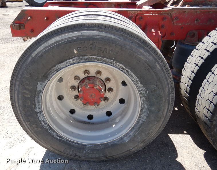 image for item LT9823 1995 Mack CH613  semi truck