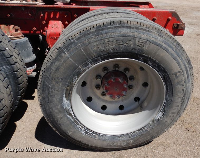 image for item LT9823 1995 Mack CH613  semi truck