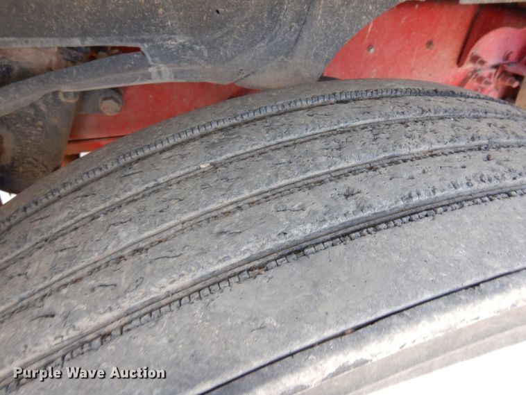 image for item LT9823 1995 Mack CH613  semi truck