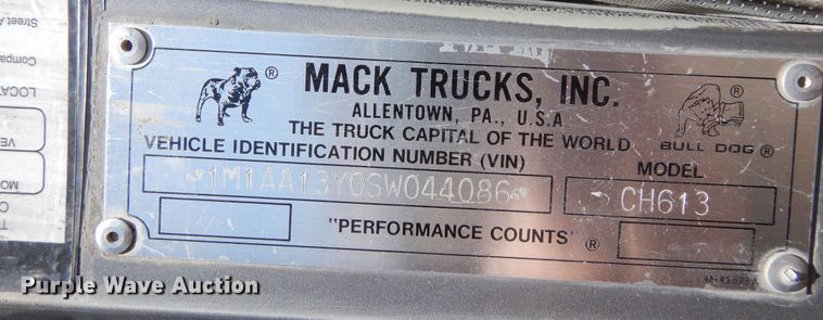 image for item LT9823 1995 Mack CH613  semi truck