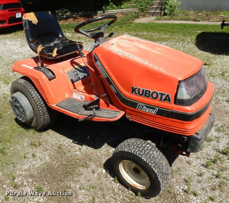 image for item MD9108 Kubota G1900  lawn tractor