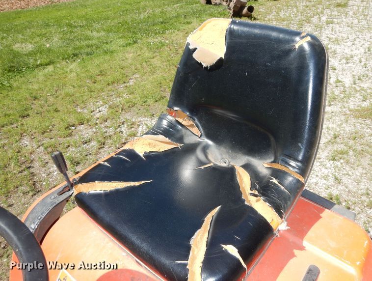 image for item MD9108 Kubota G1900  lawn tractor
