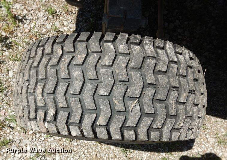 image for item MD9108 Kubota G1900  lawn tractor