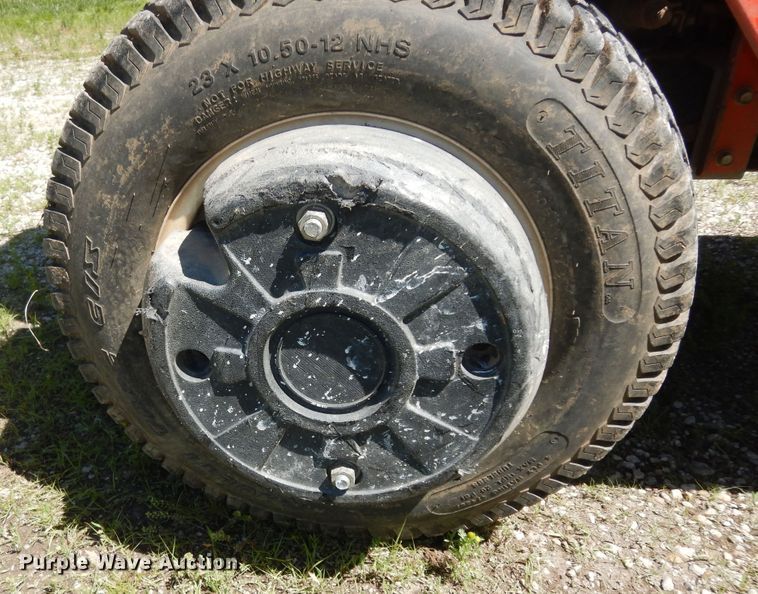 image for item MD9108 Kubota G1900  lawn tractor