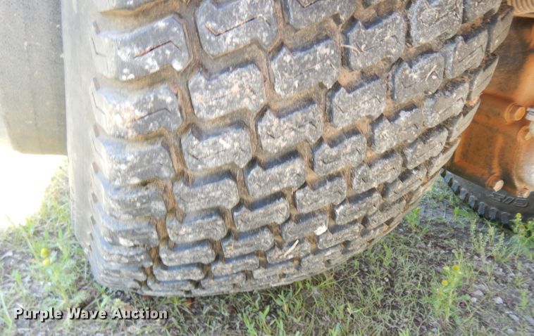 image for item MD9108 Kubota G1900  lawn tractor