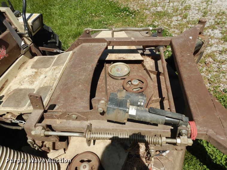 image for item MD9109 Grasshopper 928D  lawn mower
