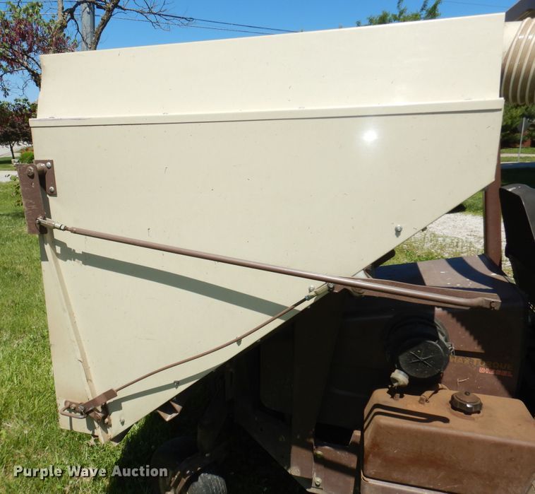 image for item MD9109 Grasshopper 928D  lawn mower