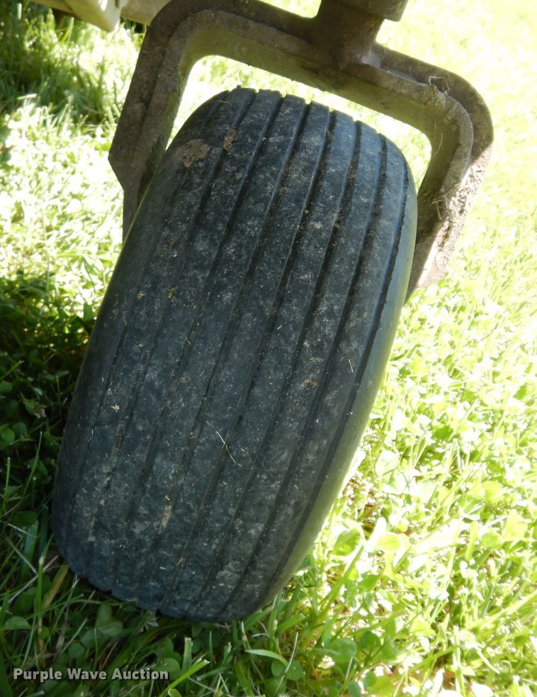 image for item MD9109 Grasshopper 928D  lawn mower