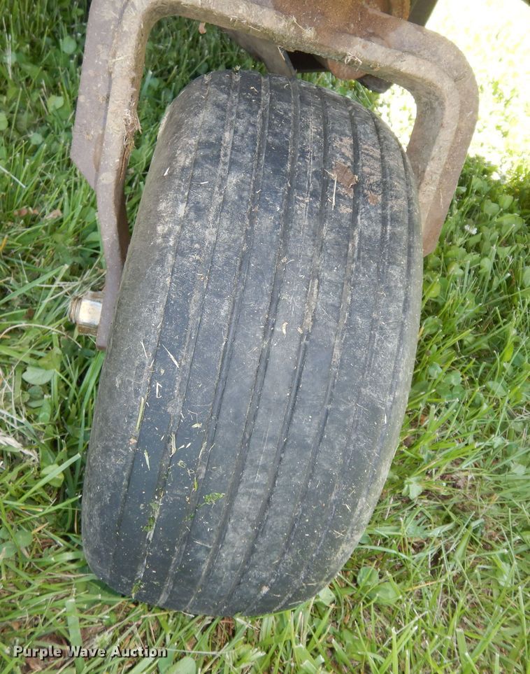 image for item MD9109 Grasshopper 928D  lawn mower
