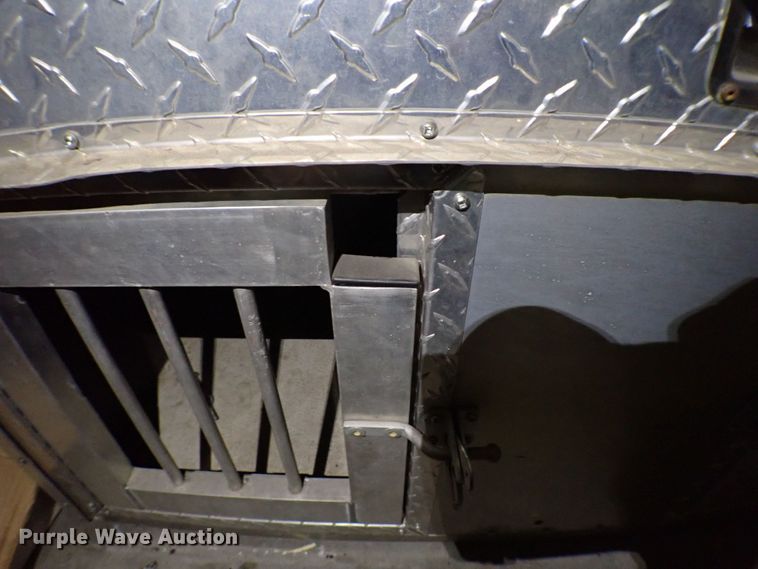 image for item MF9283 Truck bed dog box