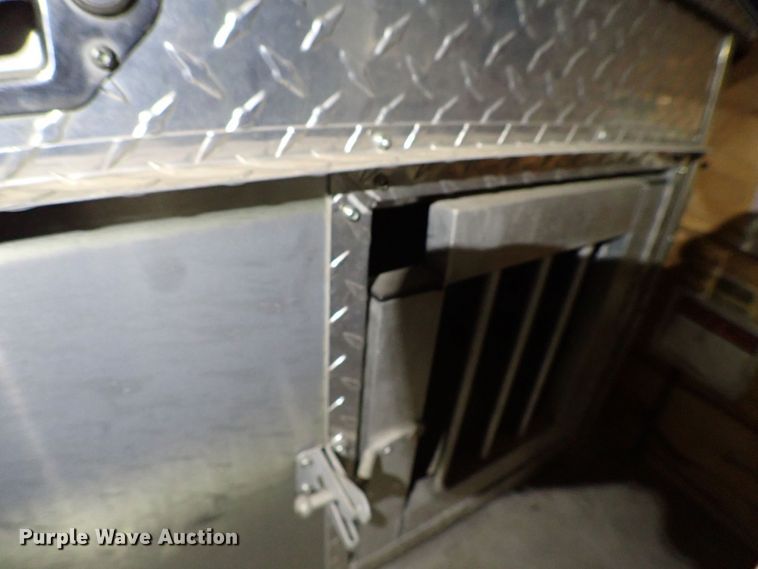 image for item MF9283 Truck bed dog box