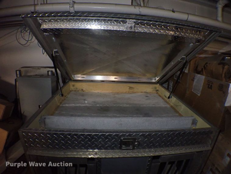 image for item MF9283 Truck bed dog box