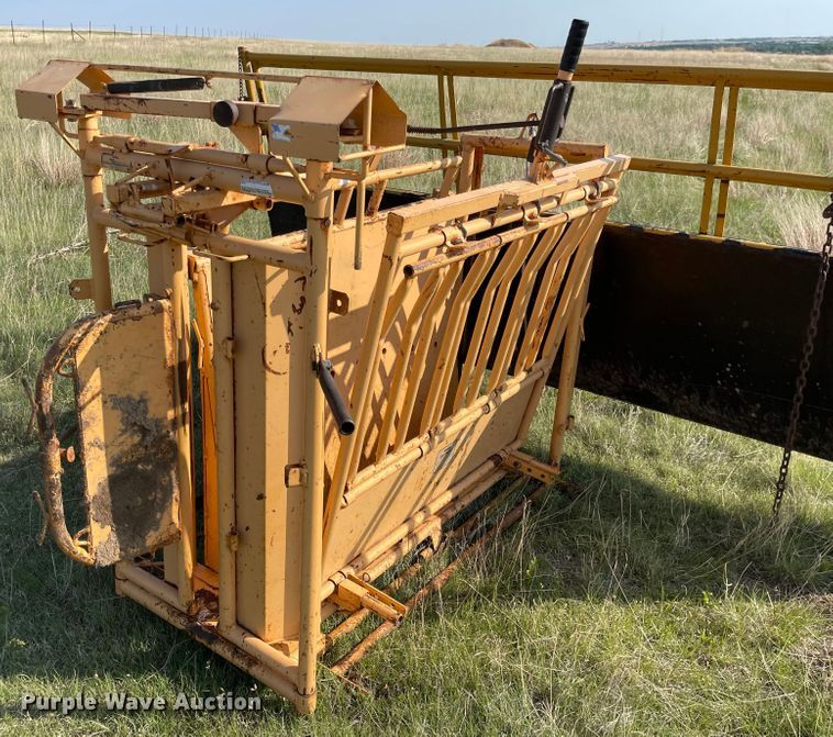 image for item MJ9732 Calf chute