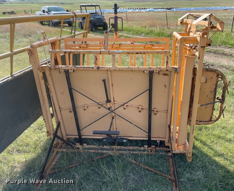 image for item MJ9732 Calf chute