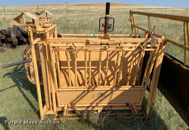 image for item MJ9732 Calf chute