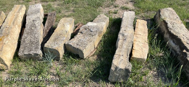 image for item MJ9735 (12) limestone posts