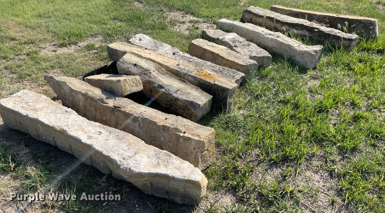 image for item MJ9735 (12) limestone posts
