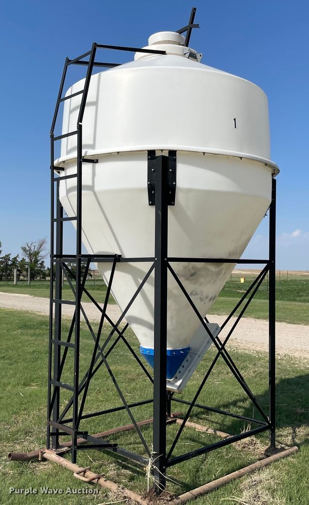 image for item MJ9737 Grain tank