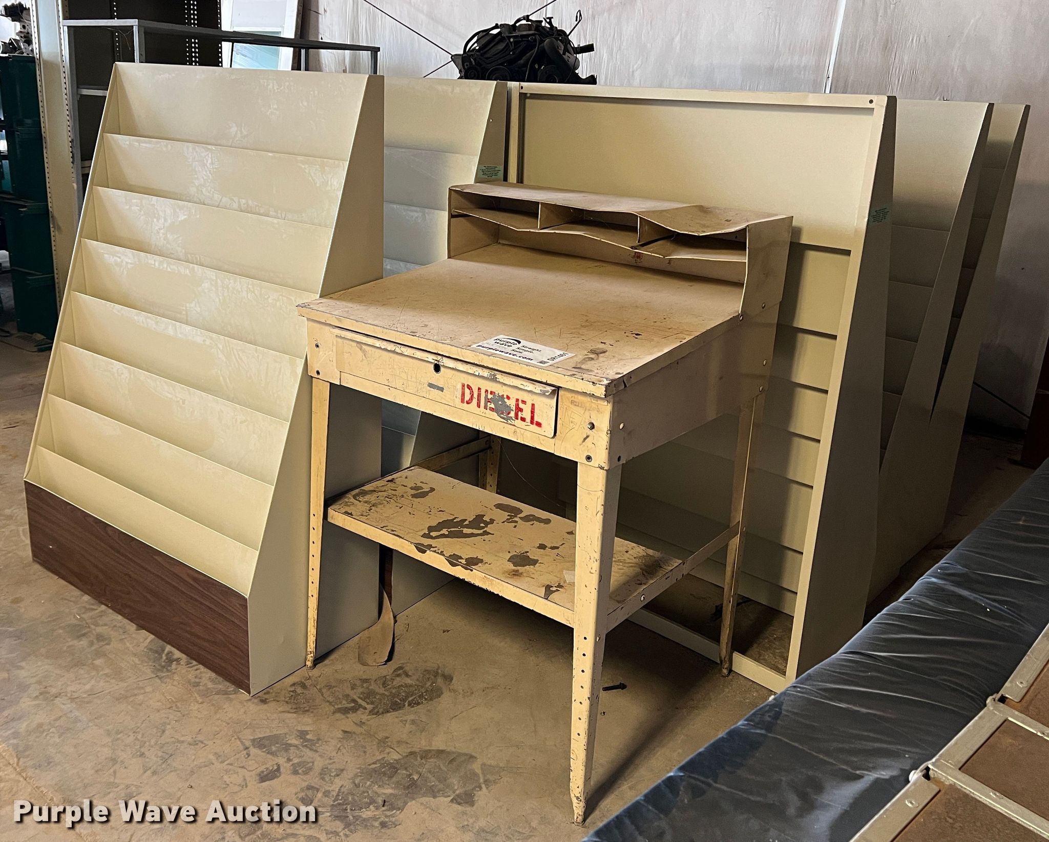 Furniture in Liberal, KS Item DR1461 sold Purple Wave