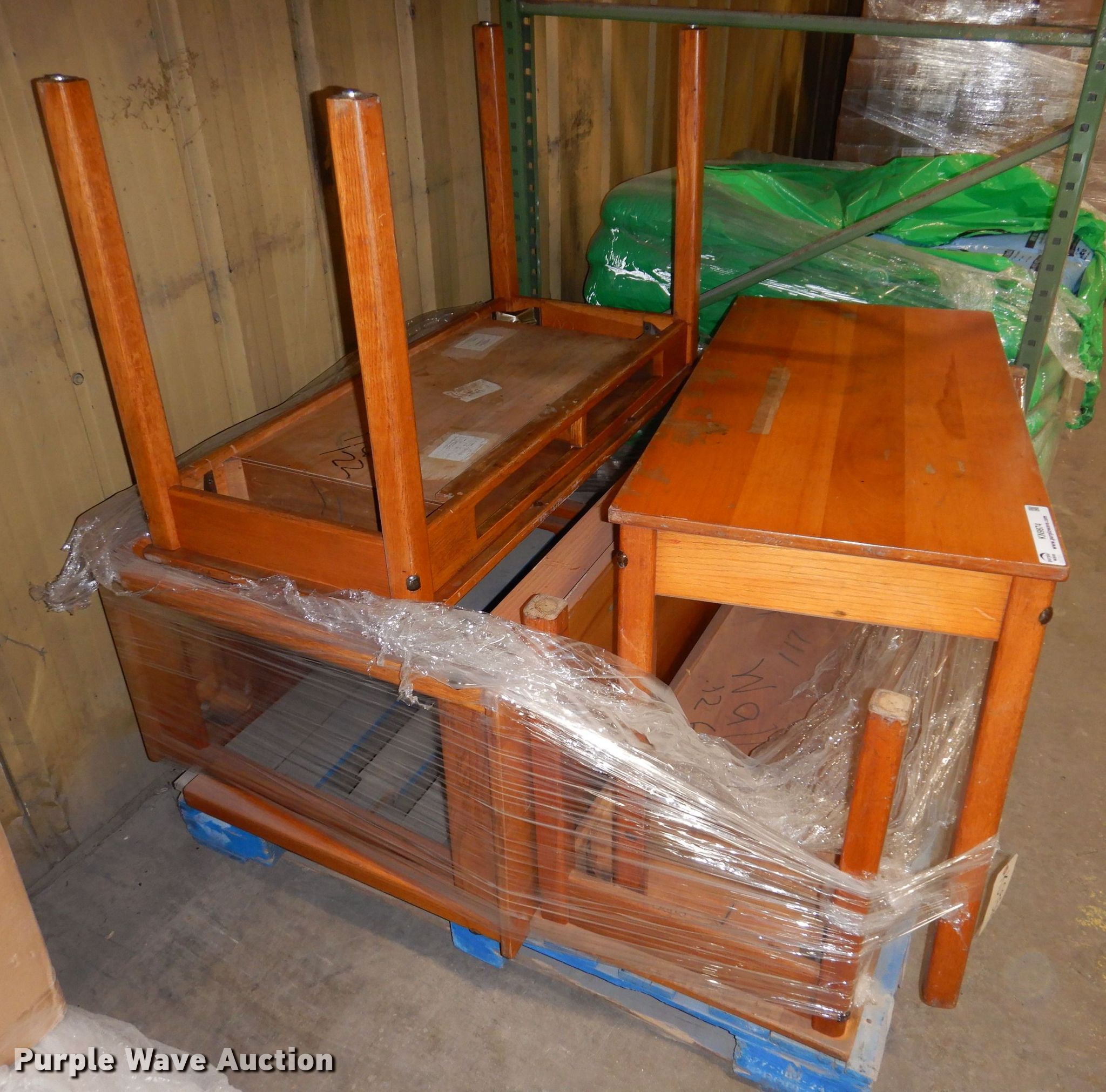 (5) wood desks in Des Moines, IA Item KN9874 sold Purple Wave