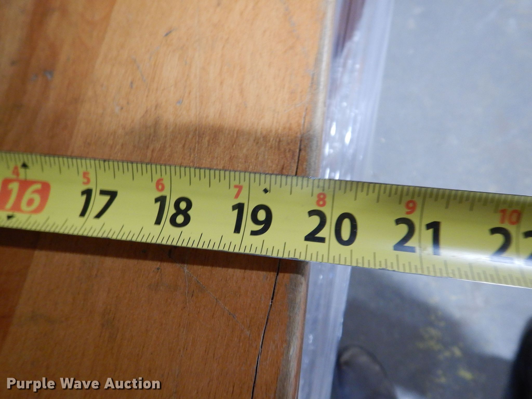 (5) wood desks in Des Moines, IA Item KN9874 sold Purple Wave