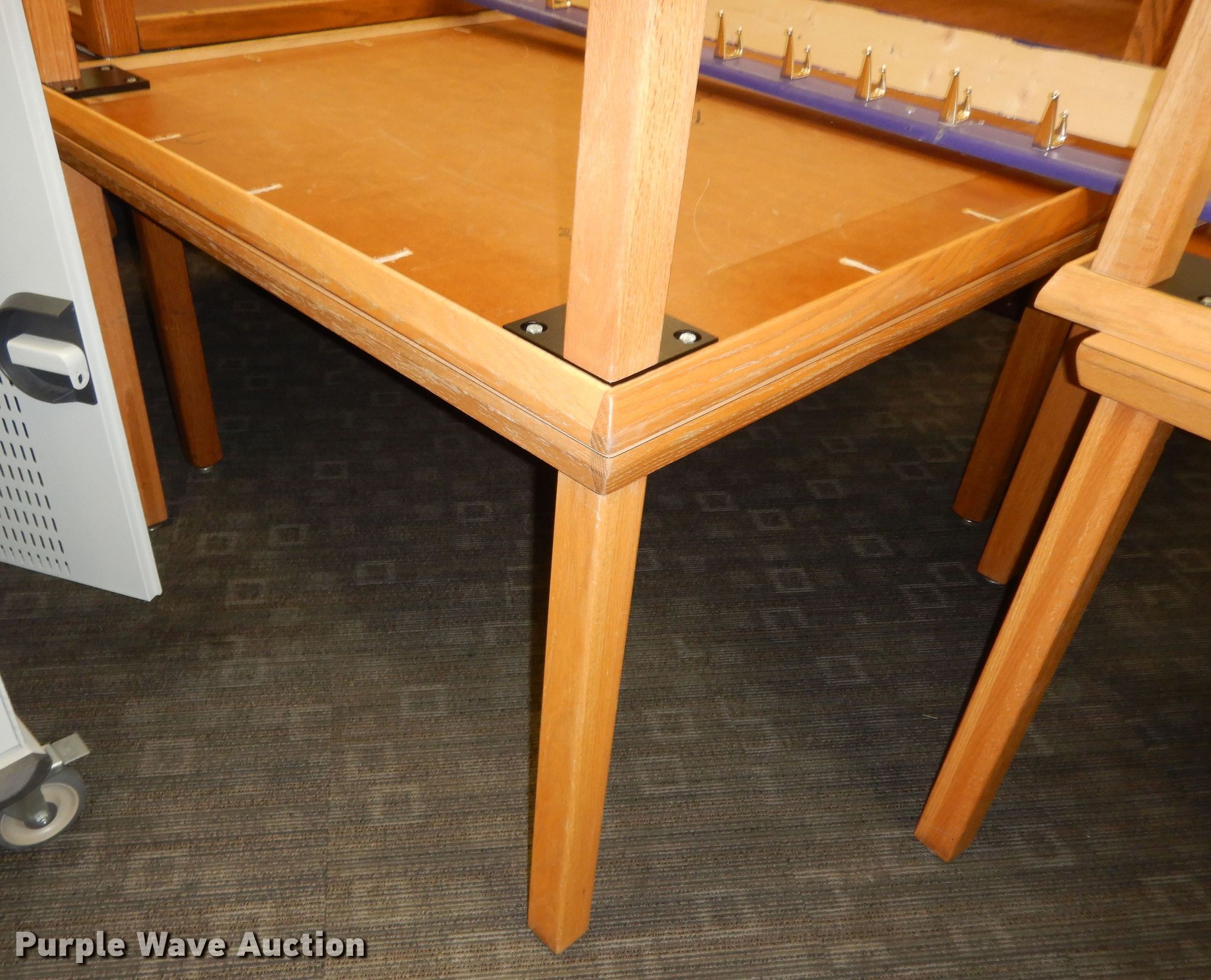 (7) tables in Kansas City, KS Item MD9114 sold Purple Wave