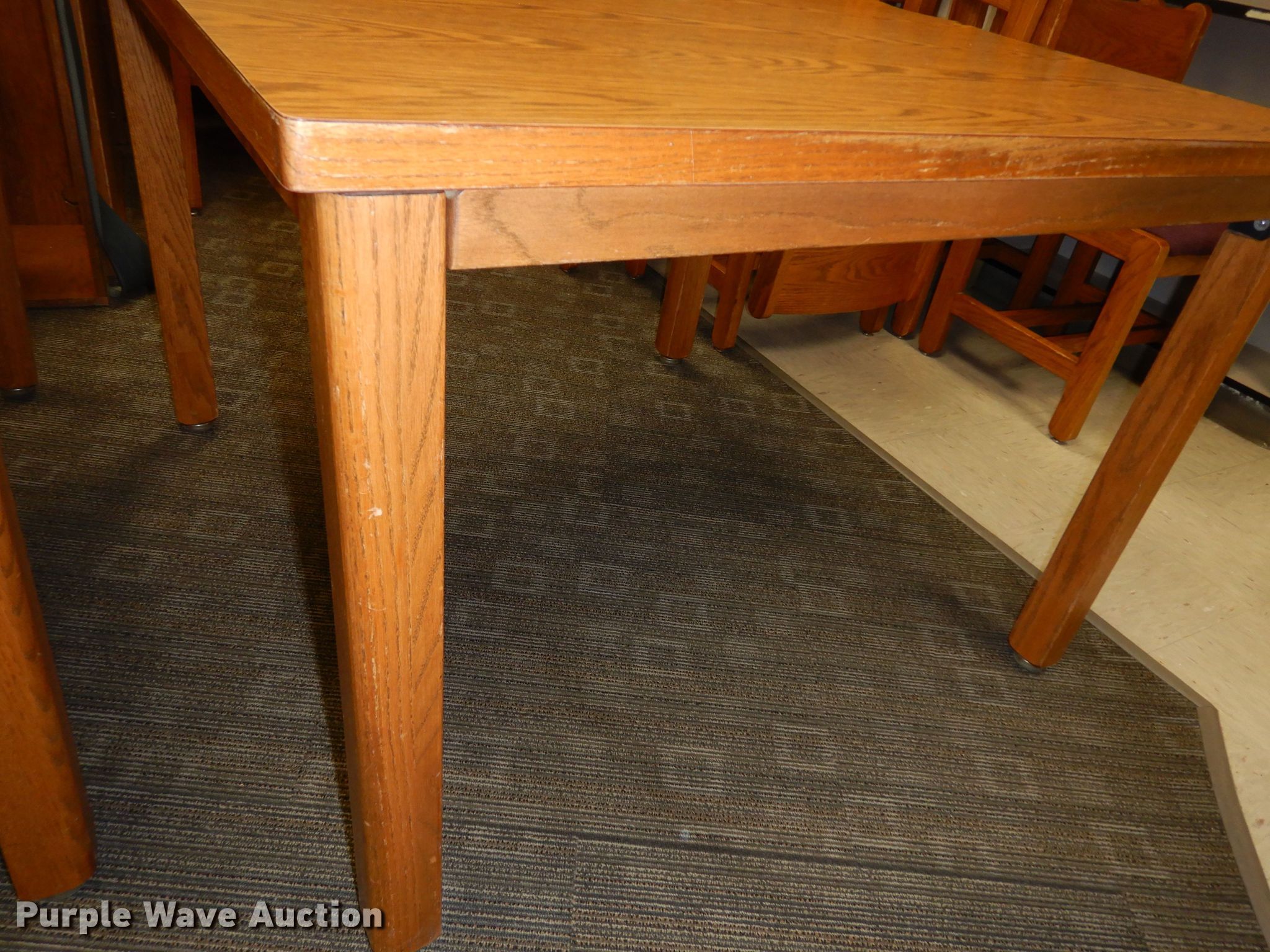 (9) tables in Kansas City, KS Item MD9117 sold Purple Wave