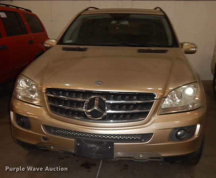 image for item DH8894 2006 Mercedes Benz ML500  SUV