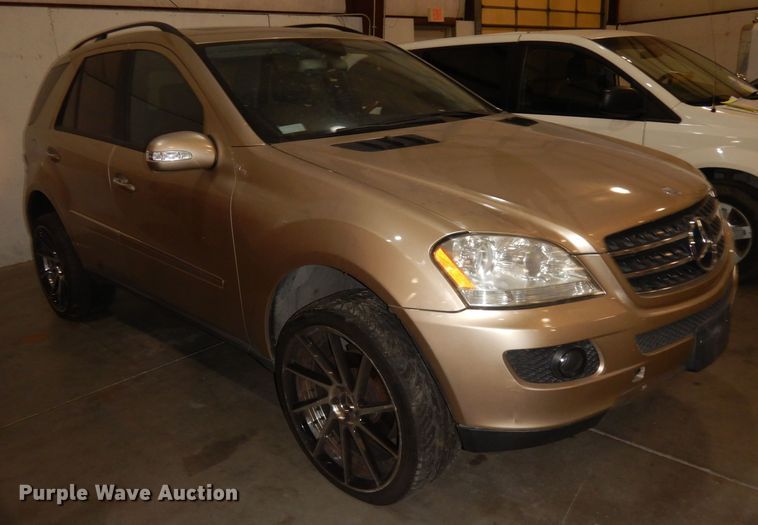 image for item DH8894 2006 Mercedes Benz ML500  SUV
