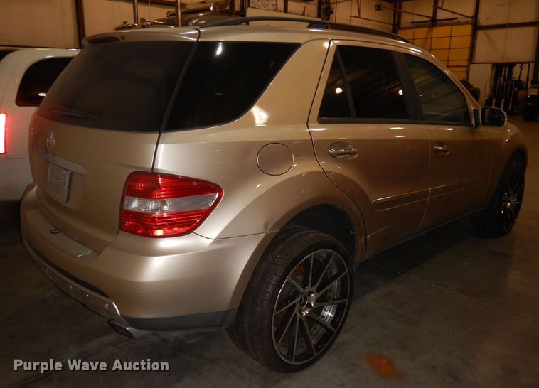 image for item DH8894 2006 Mercedes Benz ML500  SUV