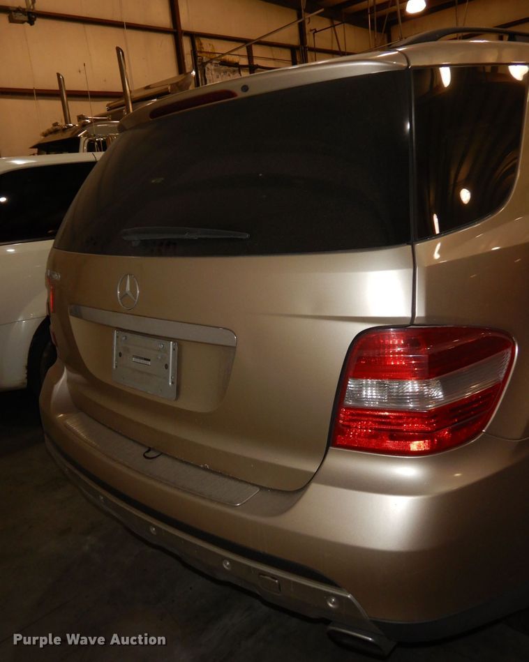 image for item DH8894 2006 Mercedes Benz ML500  SUV