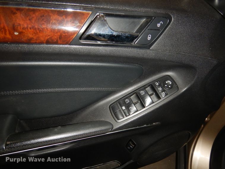 image for item DH8894 2006 Mercedes Benz ML500  SUV