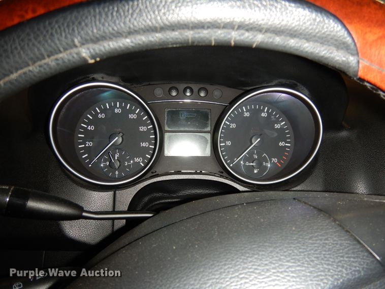 image for item DH8894 2006 Mercedes Benz ML500  SUV