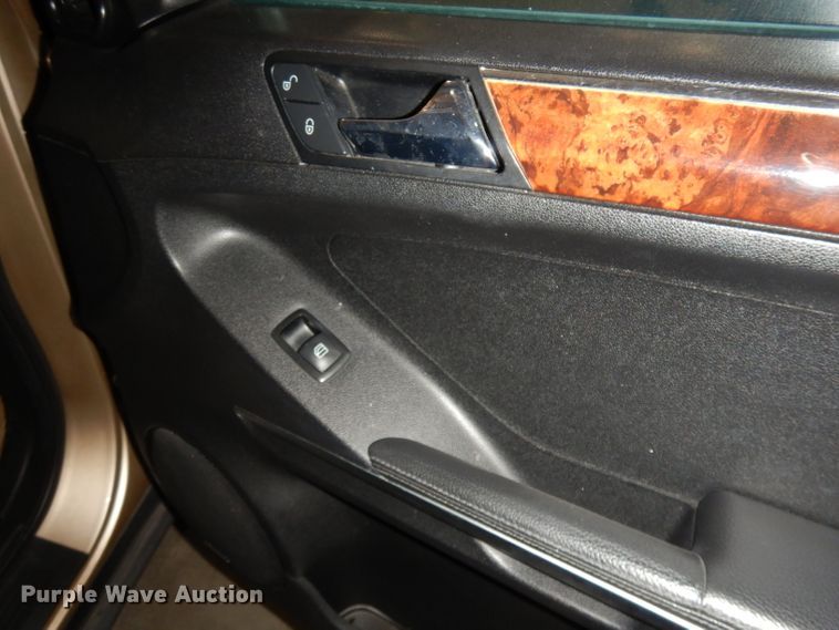 image for item DH8894 2006 Mercedes Benz ML500  SUV