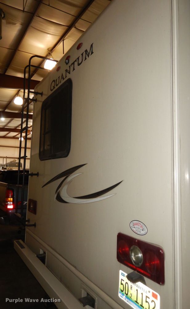 image for item DN1552 2017 Ford Econoline E350 Super Duty  RV